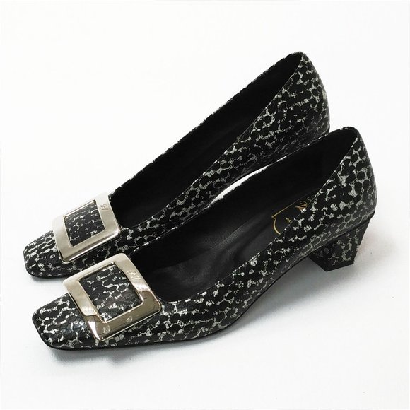 Roger Vivier Black Belle Leather Pump - Picture 2 of 6